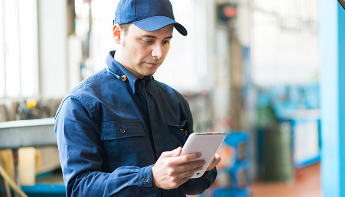 Implementing a four-day workweek with CMMS Software